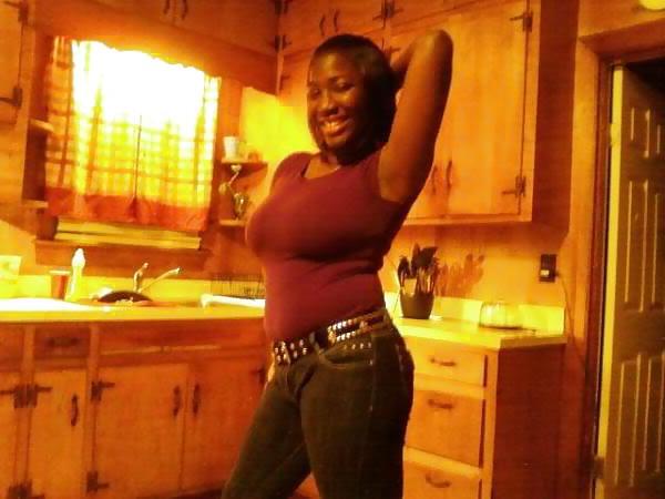 25P Ebony Busty Internet Amateur Young Set 12