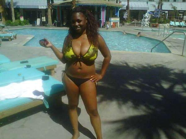 25P Ebony Busty Internet Amateur Young Set 12