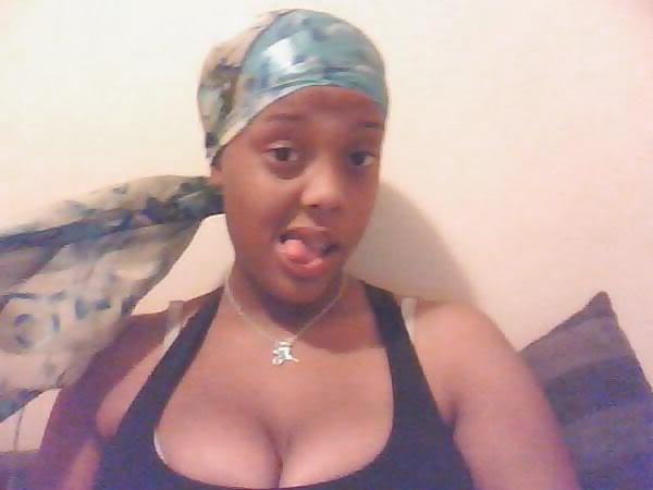 25P Ebony Busty Internet Amateur Young Set 12