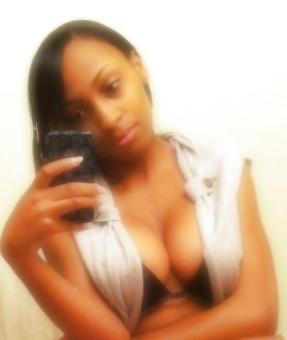 25P Ebony Busty Internet Amateur Young Set 12