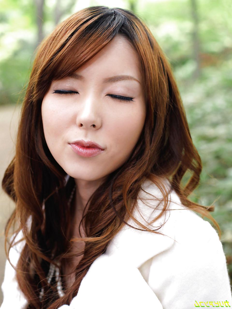 16P Hot Japanese girl Close up sex Part 2.