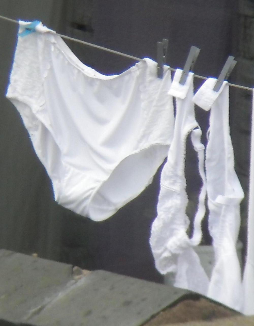 25P 76 y.o lady's washing line