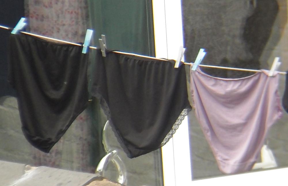 25P 76 y.o lady's washing line