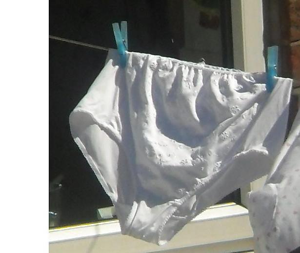 25P 76 y.o lady's washing line