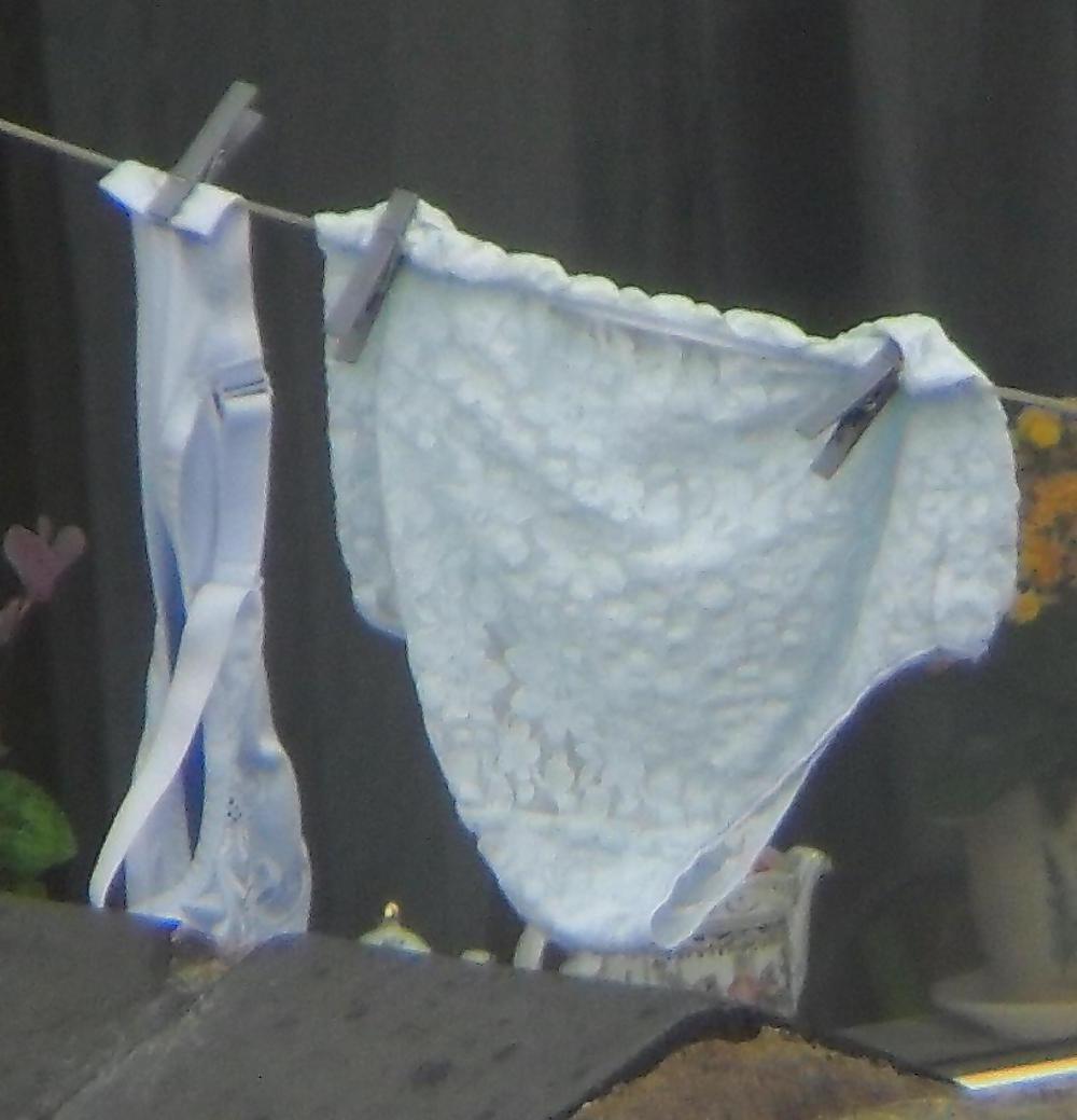 25P 76 y.o lady's washing line