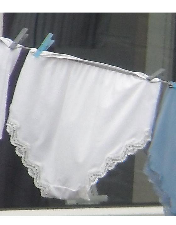 25P 76 y.o lady's washing line