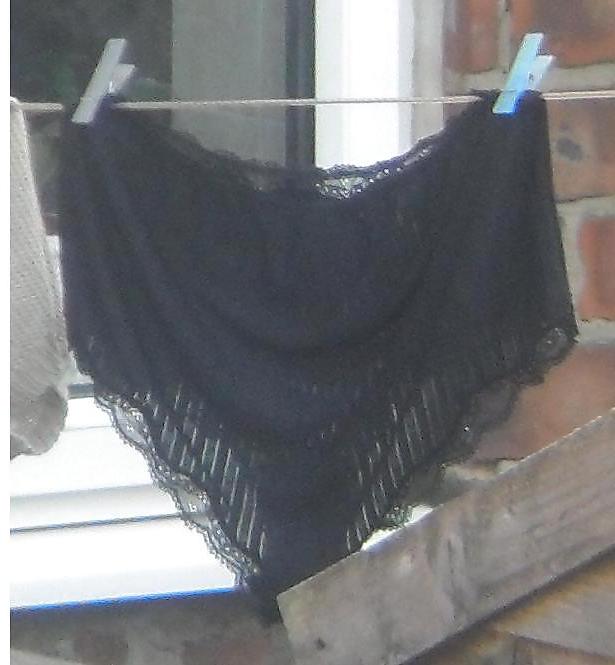 25P 76 y.o lady's washing line