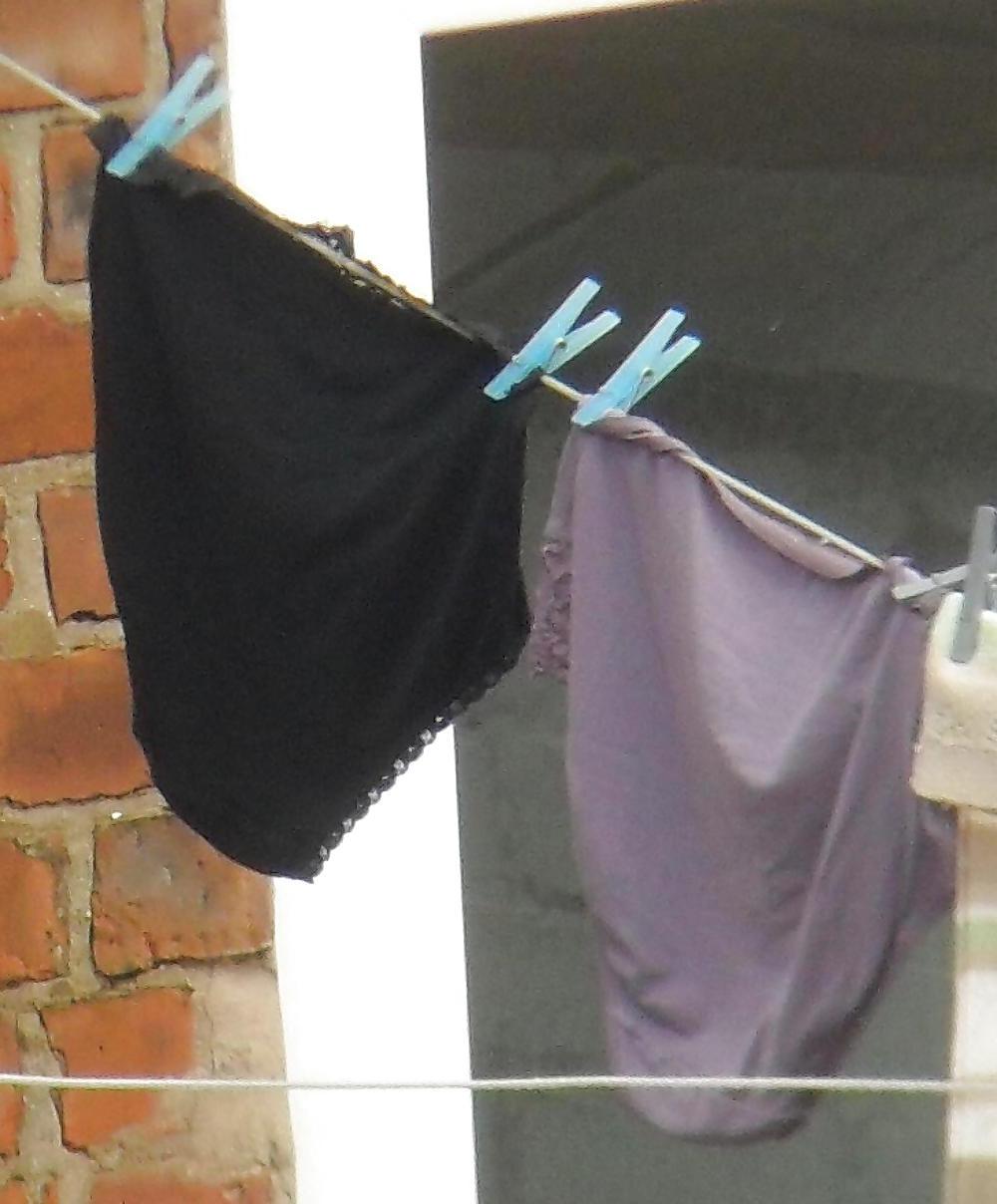 25P 76 y.o lady's washing line