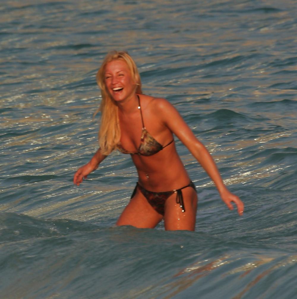 25P Denise Van Outen UK Babe (2)