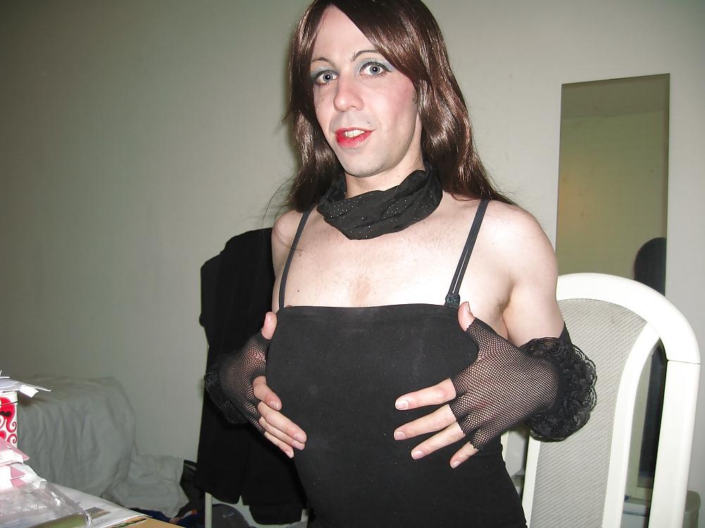 8P Blackn tube dress , long brown hair and killer heels 