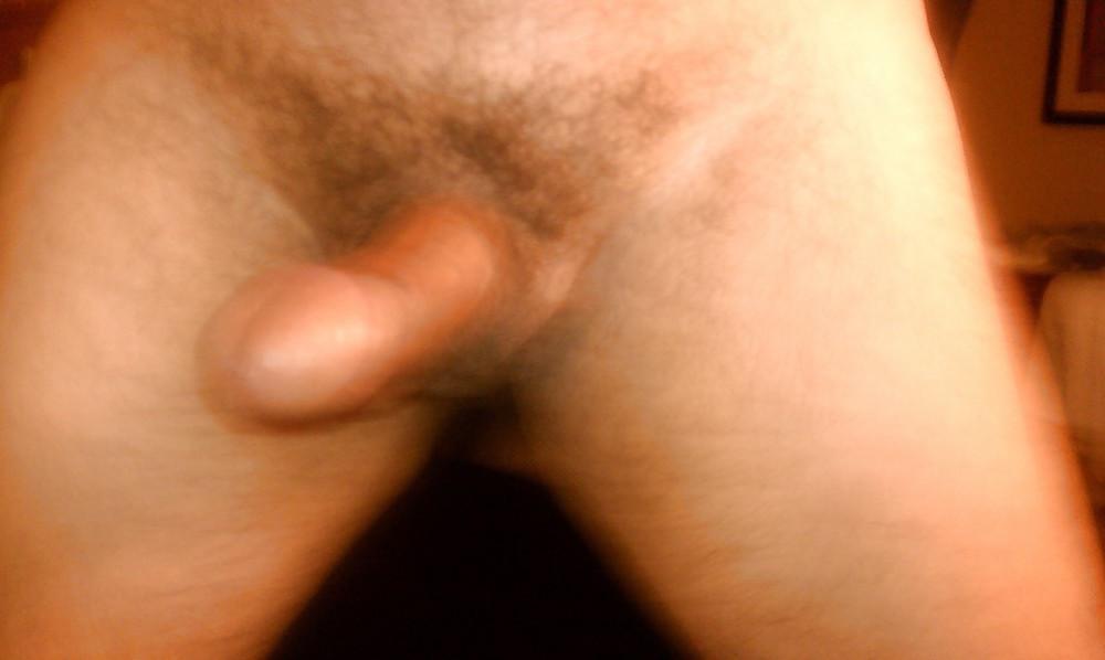 4P Rubbing one out during cyber - nice load cumshot