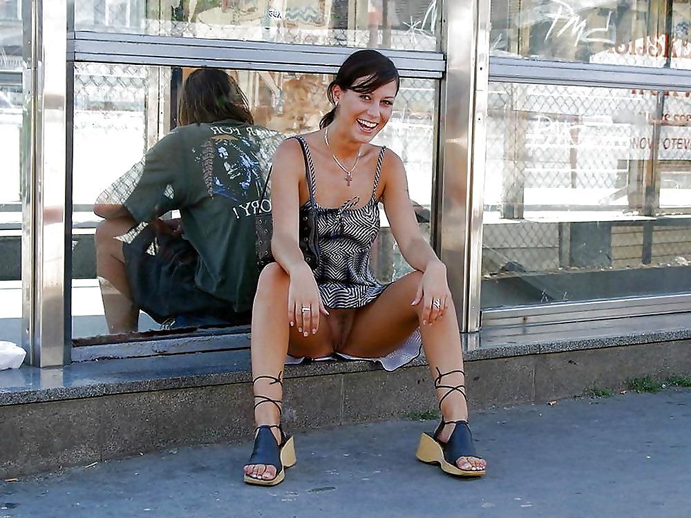 25P UPSKIRT