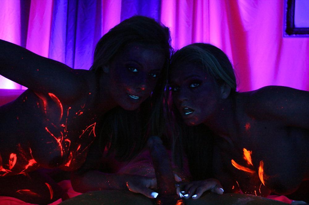 25P Penny Flame and Girlfriend in Threesome