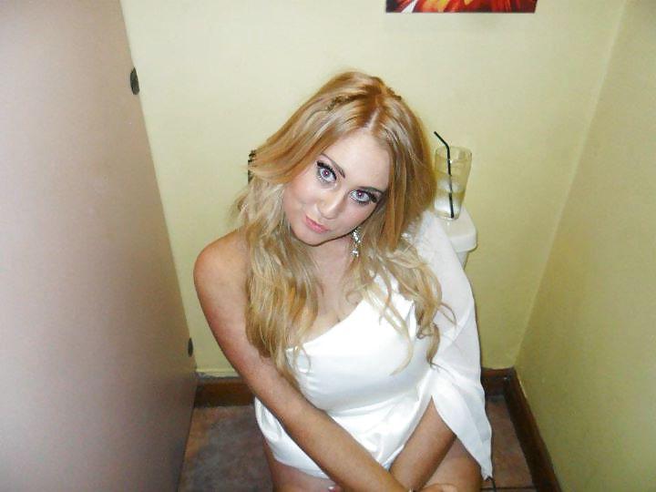 20P Teens on Toilets 2