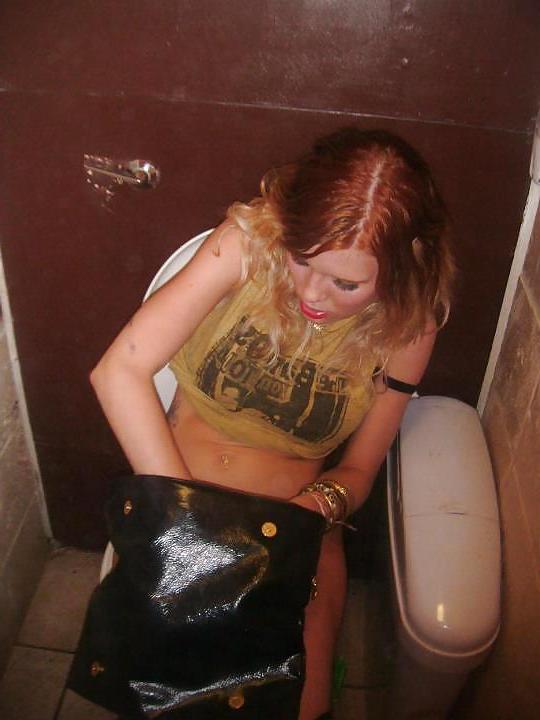 20P Teens on Toilets 2