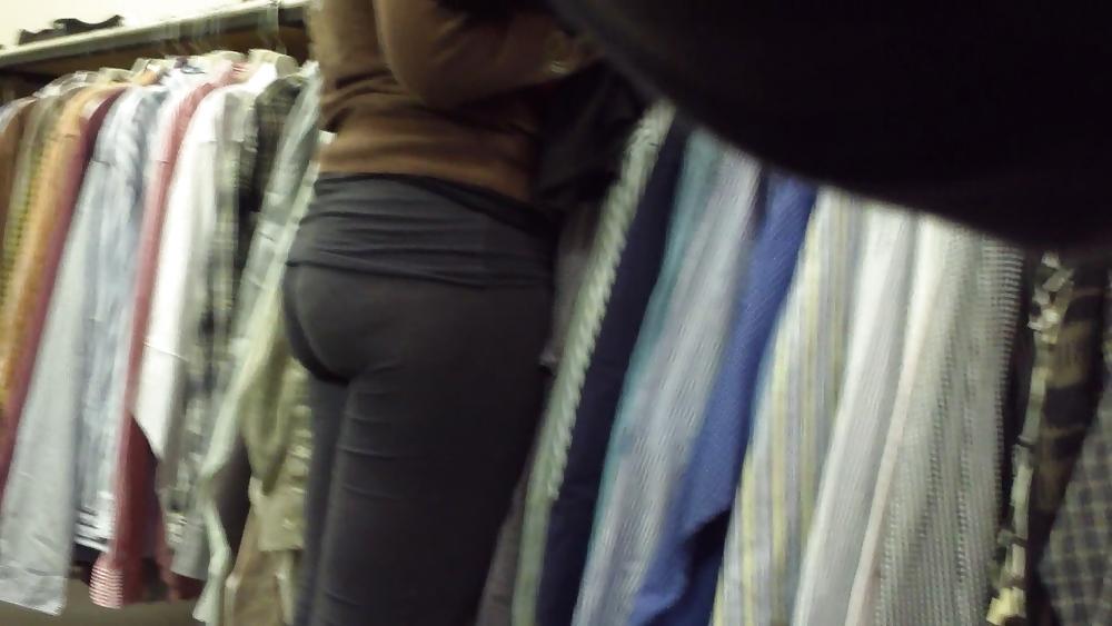 25P Teen ass & butt in tight spandex pants 