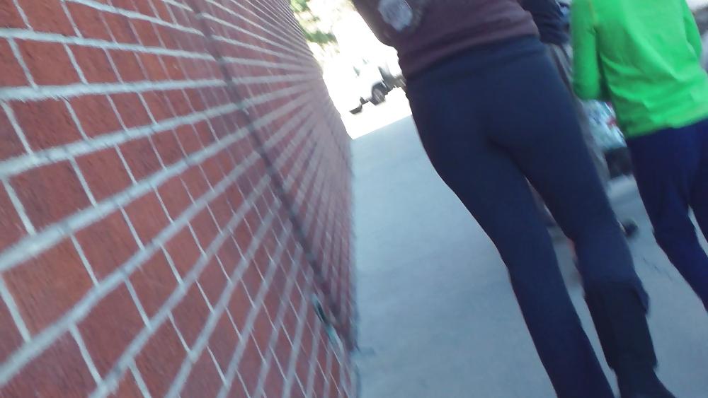 25P Teen ass & butt in tight spandex pants 