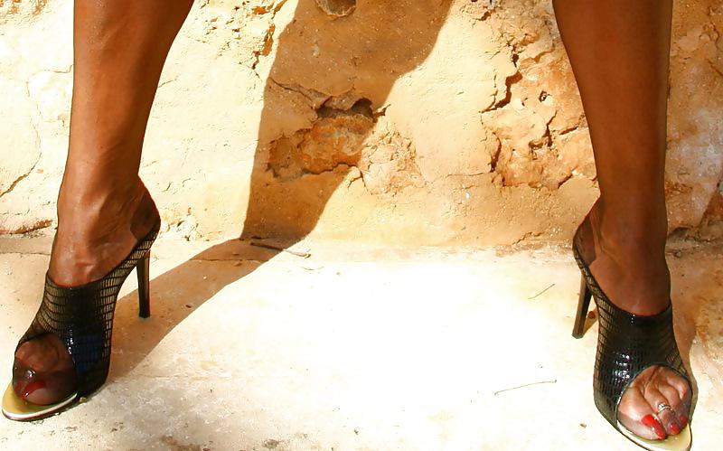 9P The Lady on High Heels