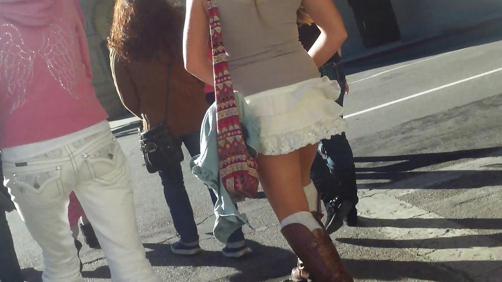 25P Sexy teen girls ass & butt in short mini skirt again