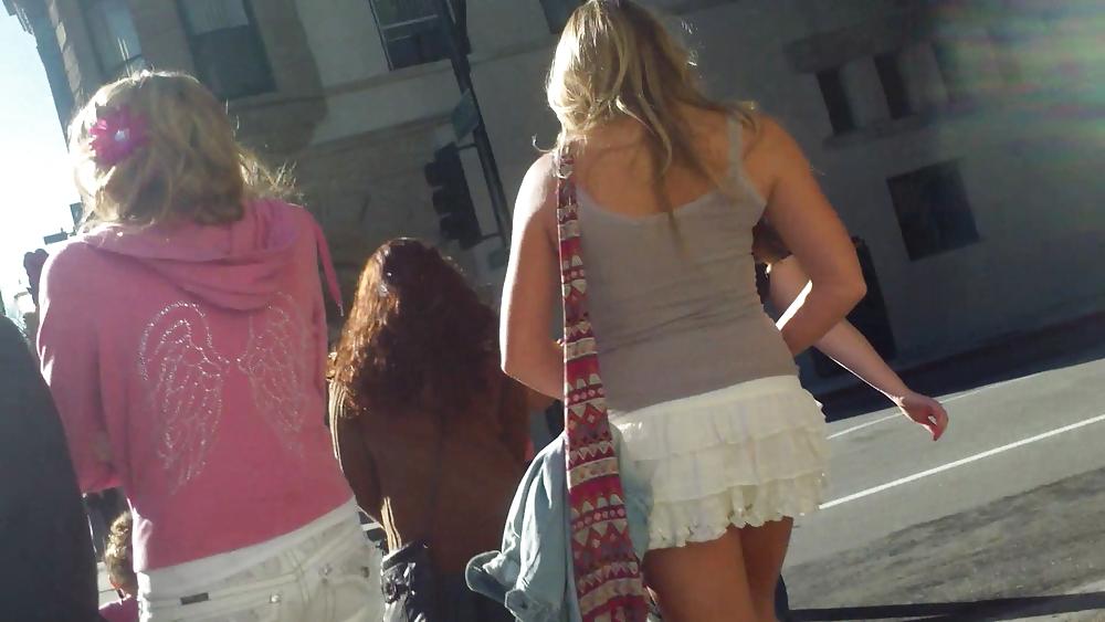 25P Sexy teen girls ass & butt in short mini skirt again