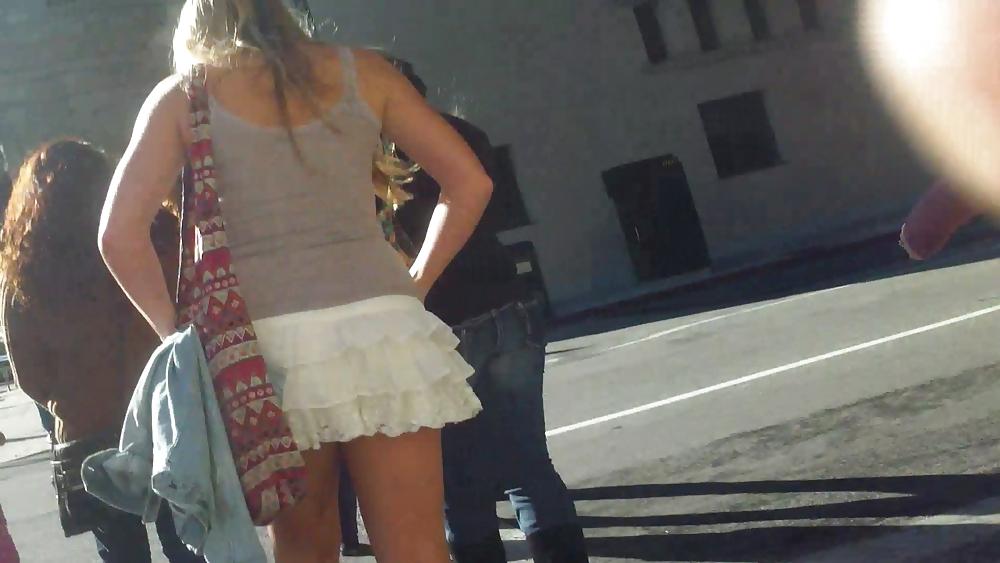 25P Sexy teen girls ass & butt in short mini skirt again