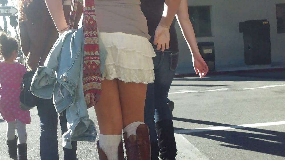 25P Sexy teen girls ass & butt in short mini skirt again
