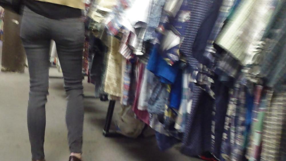 23P Sexy teen ass & butt cheeks in tight pants