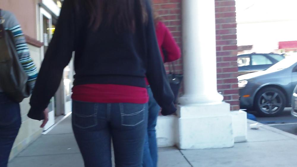 23P Sexy teen ass & butt cheeks in tight pants