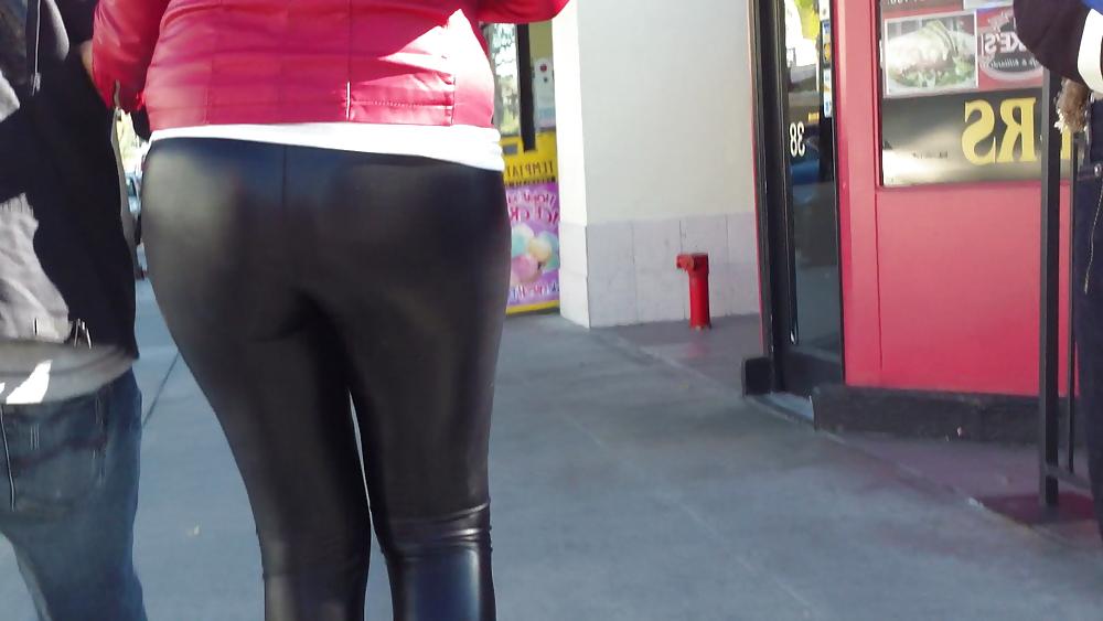25P Teen ass & butt in very tight sexy pants