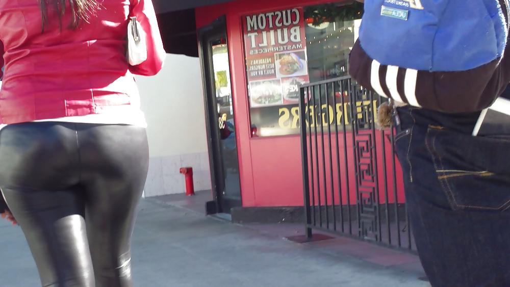 25P Teen ass & butt in very tight sexy pants