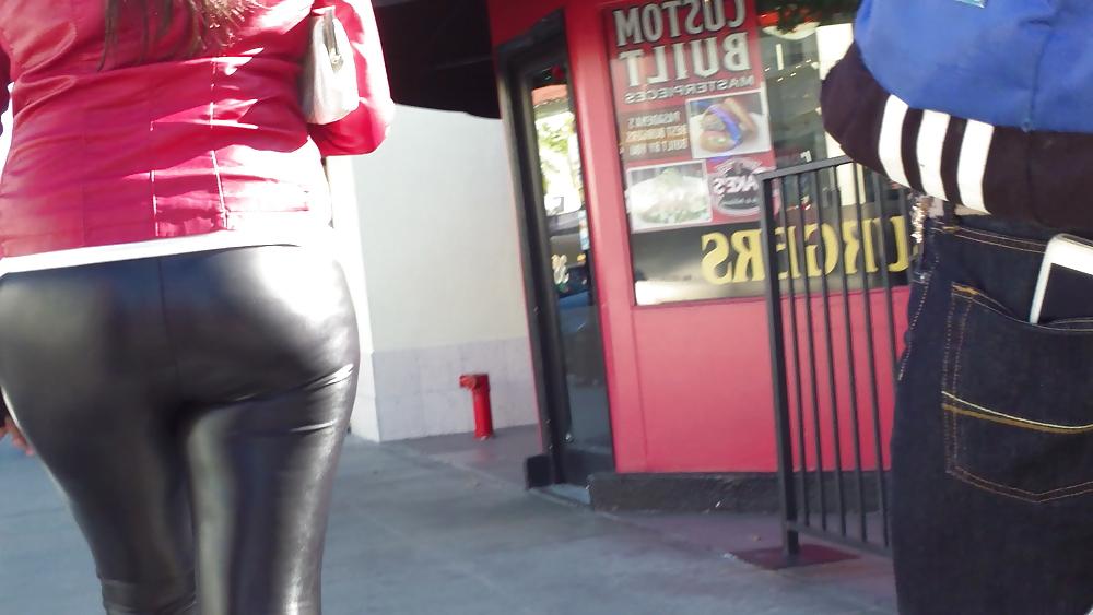 25P Teen ass & butt in very tight sexy pants