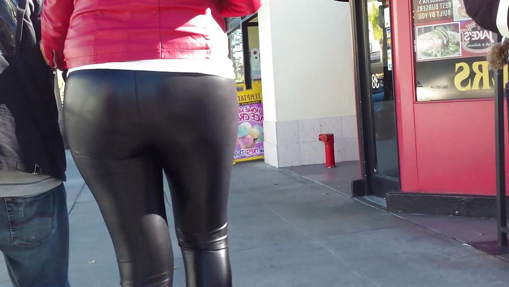 25P Teen ass & butt in very tight sexy pants