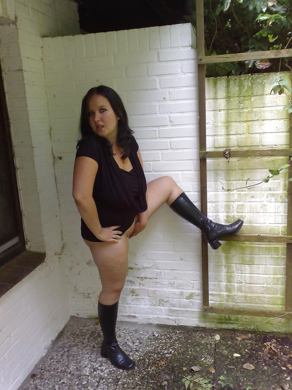 24P Busty Chubby Babe in Boots