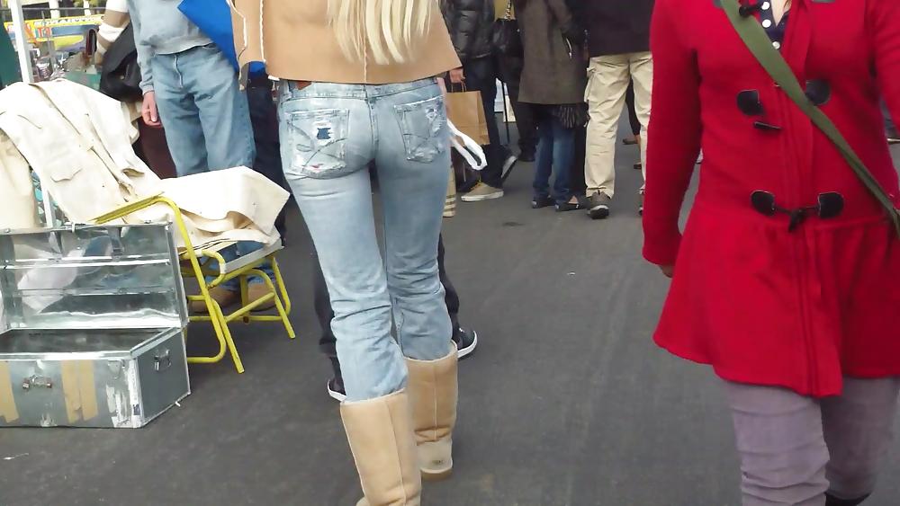 25P Sexy blonde teen ass & butt in tight jeans