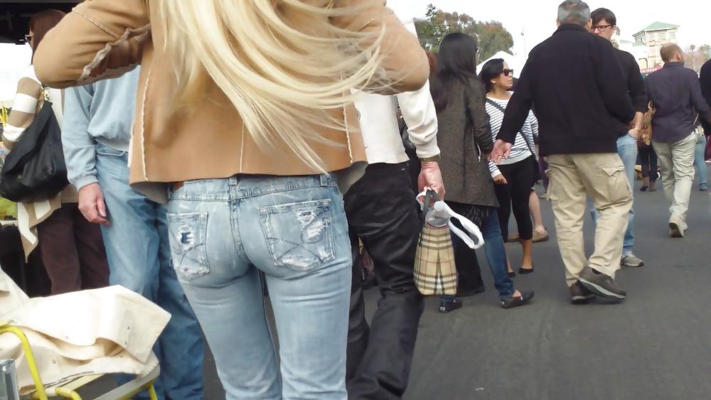 25P Sexy blonde teen ass & butt in tight jeans