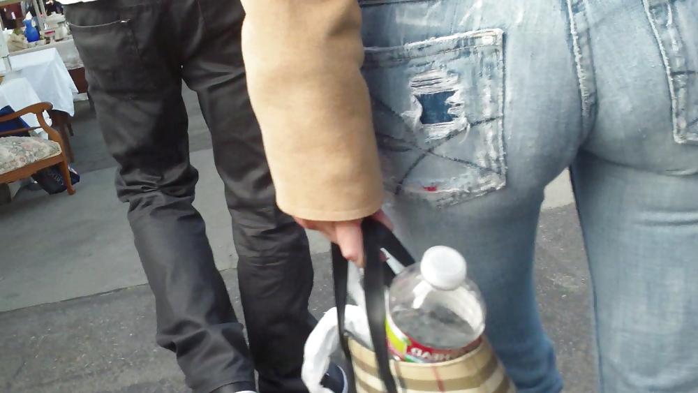 25P Sexy blonde teen ass & butt in tight jeans
