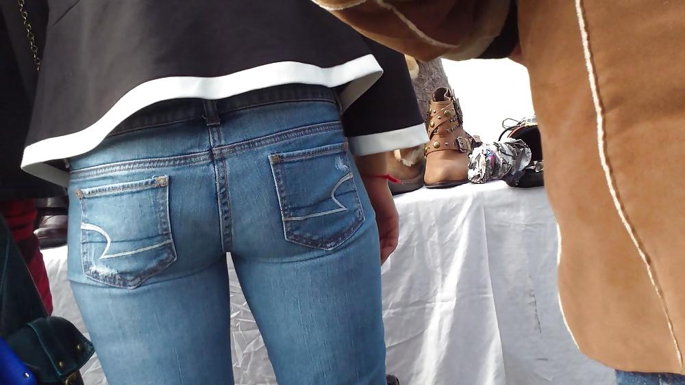 25P Teens ass & butt in tight star jeans 