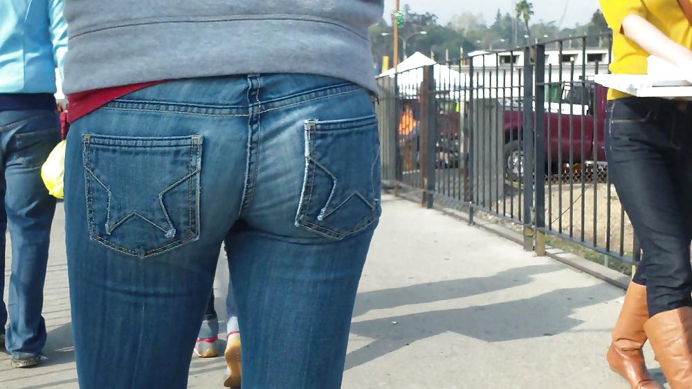 25P Teens ass & butt in tight star jeans 