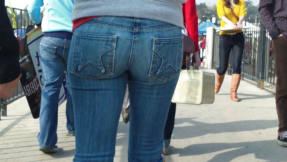 25P Teens ass & butt in tight star jeans 