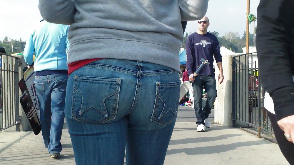 25P Teens ass & butt in tight star jeans 