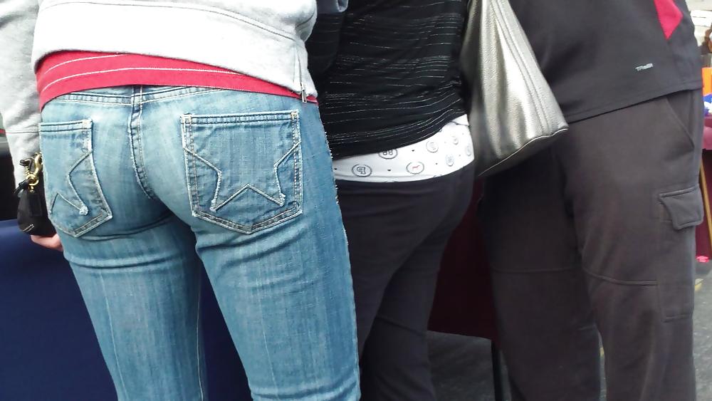 25P Teens ass & butt in tight star jeans 