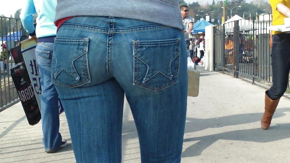 25P Teens ass & butt in tight star jeans 