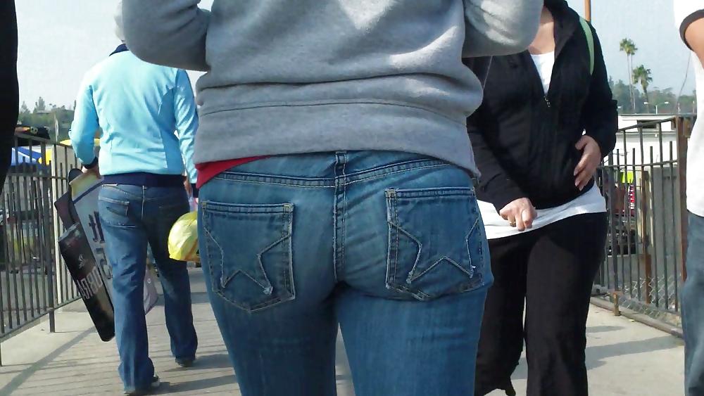 25P Teens ass & butt in tight star jeans 