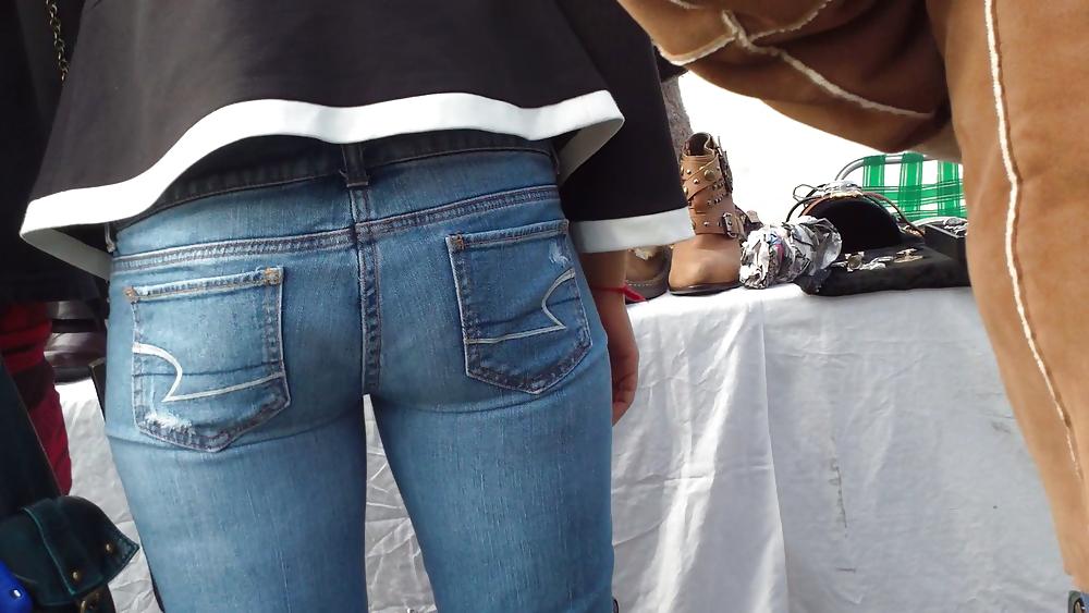 25P Teens ass & butt in tight star jeans 