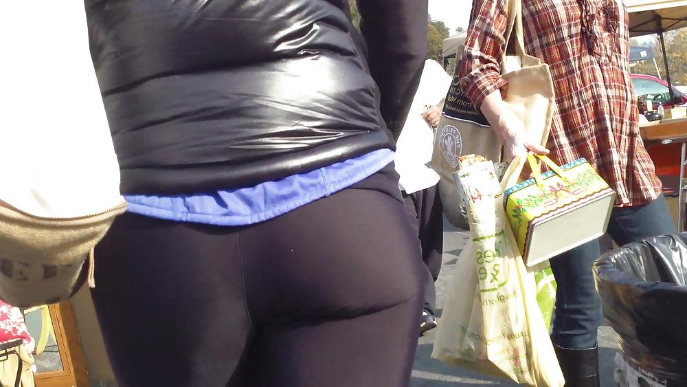 25P Spandex ass & butt cheeks in tight pants