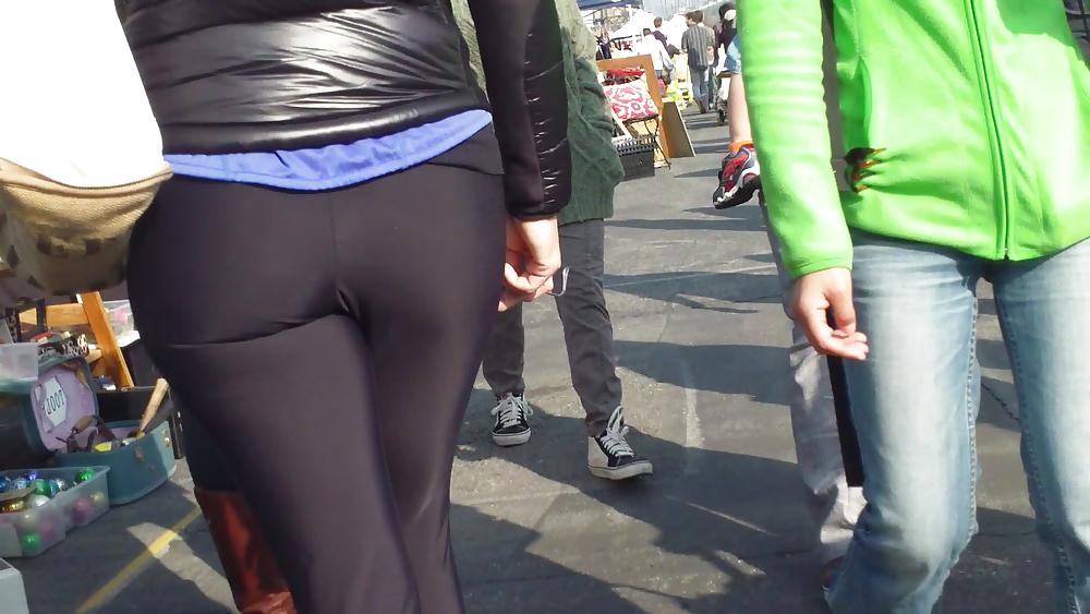 25P Spandex ass & butt cheeks in tight pants