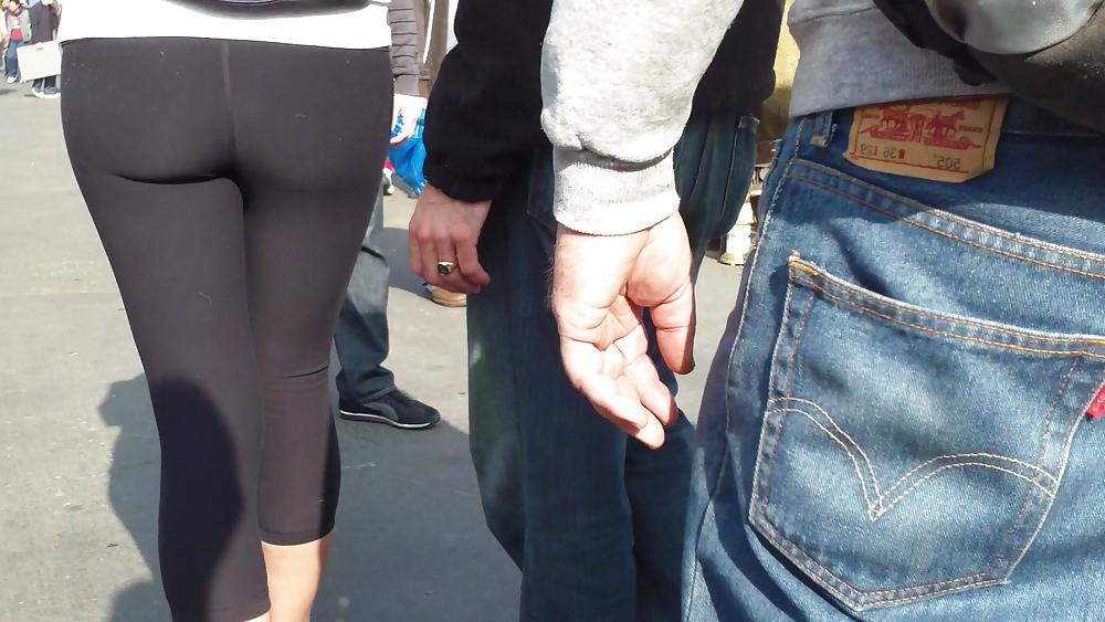 25P Spandex ass & butt cheeks in tight pants