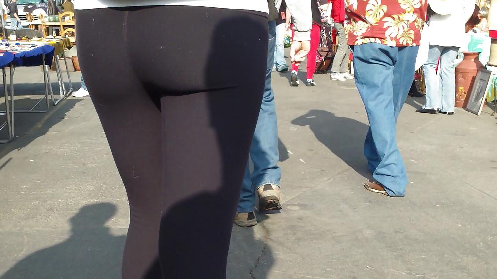 25P Spandex ass & butt cheeks in tight pants