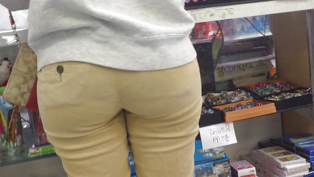 12P Hot sexy teen ass & butt in tight yellow jeans 