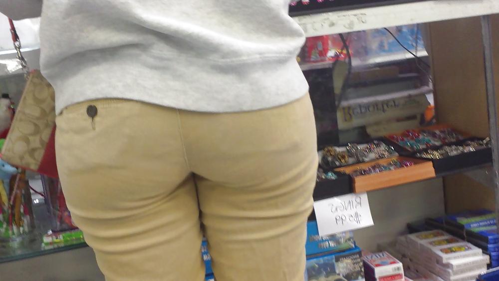 12P Hot sexy teen ass & butt in tight yellow jeans 